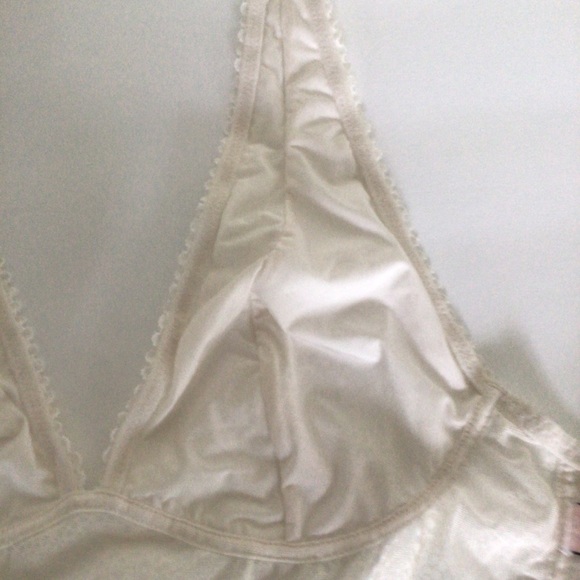 VICTORIAS SECRET HALTER BRALETTE WHITE LARGE - Picture 6 of 14